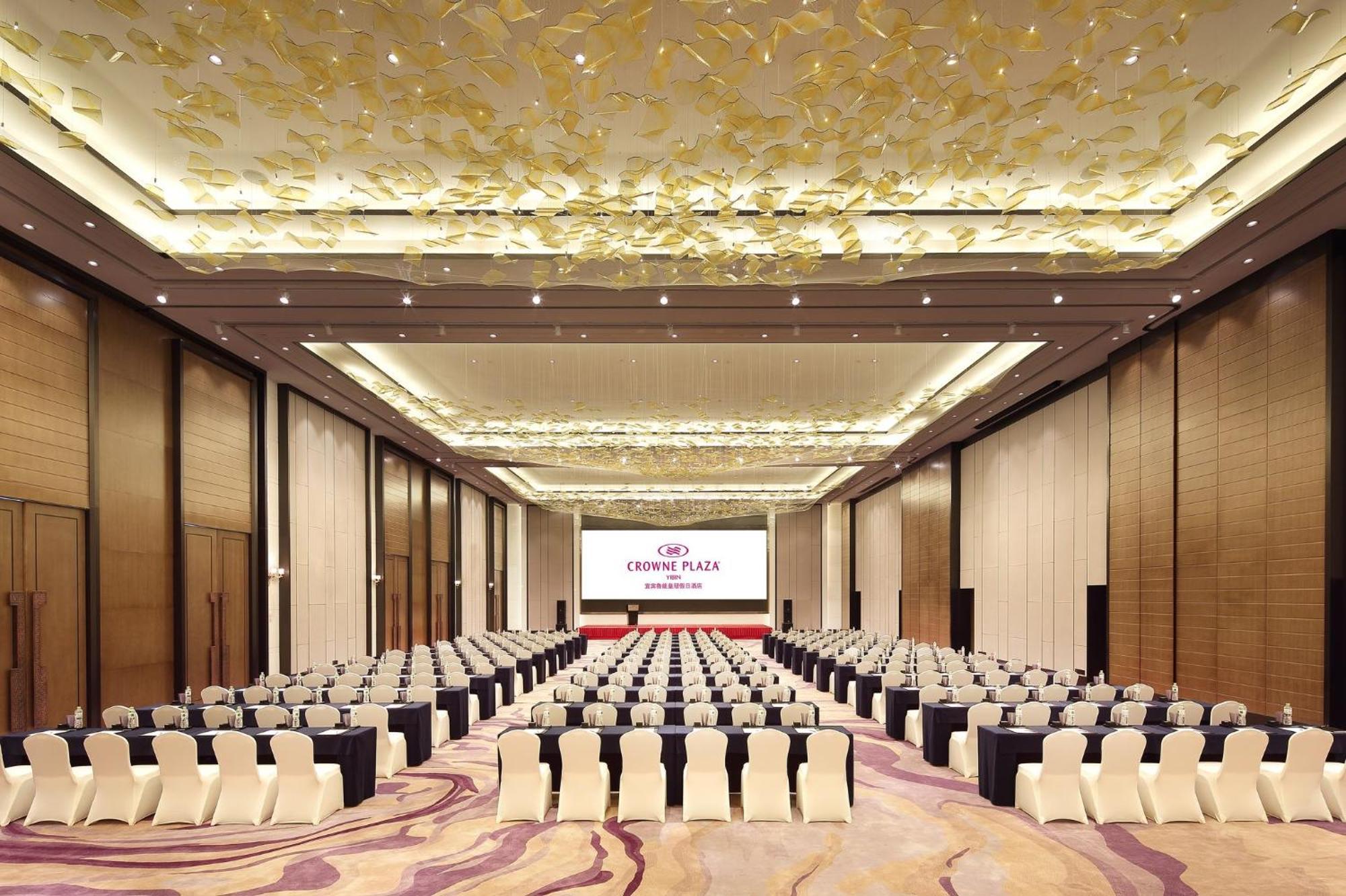 Crowne Plaza Yibin By Ihg Hotel Ngoại thất bức ảnh